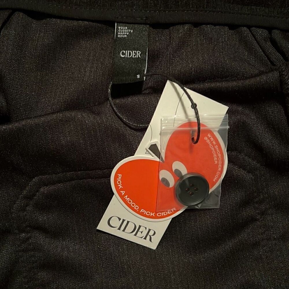 Cider Women's Black Solid Square Neck Sleeveless … - image 11